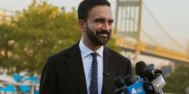 Zohran Mamdani é eleito prefeito de Nova York e promete revolução progressista na cidade 1 GAZETA MERCANTIL Zohran Mamdani É Eleito Prefeito De Nova York E Promete Revolução Progressista Na Cidade - Gazeta Mercantil