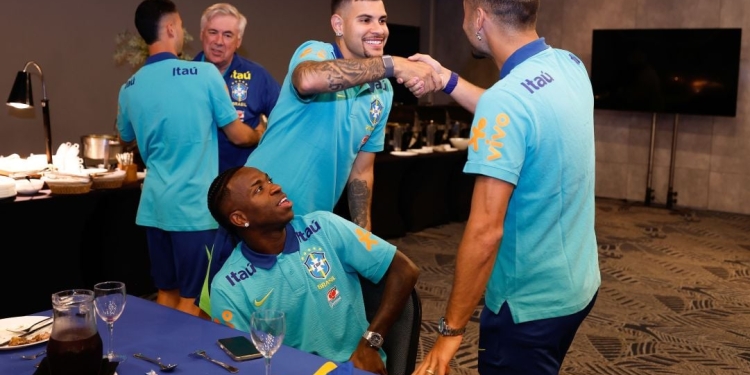 Vinicius-Junior-Bruno-Guimaraes-E-Andreas-Pereira-Na-Apresentacao-Da-Selecao-Em-Sao-Paulo - Gazeta Mercantil - Esportes