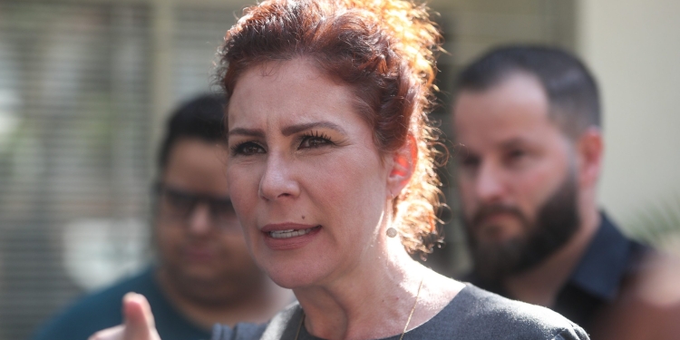 Carla Zambelli É Presa Em Roma Após Cerco Da Pf E Pode Ser Extraditada Ao Brasil Gazeta Mercantil - Política