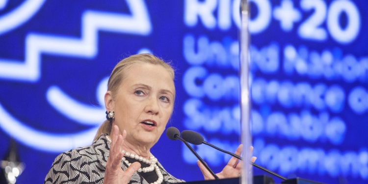 Hillary Clinton Critica Trump Por Tarifas Ao Brasil: Ex-Secretária Alerta Sobre Prejuízos Aos Eua Gazeta Mercantil - Política