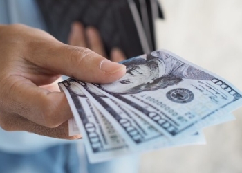 Dólar Sobe Com Tensão Entre Brasil E Eua E Expectativa Pelas Decisões Do Fed E Copom Gazeta Mercanil - Economia