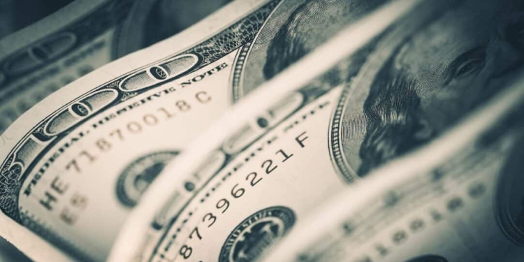 Ibovespa cai em dia de feriado nos EUA e dólar sobe com foco em PIB e julgamento de Bolsonaro 1 GAZETA MERCANTIL Ibovespa Cai Em Dia De Feriado Nos Eua E Dólar Sobe Com Foco Em Pib E Julgamento De Bolsonaro - Gazeta Mercantil