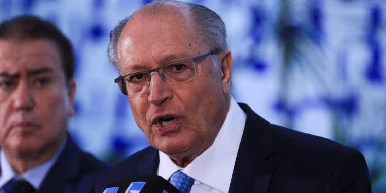 Tarifaço dos EUA: Alckmin Afirma que Decisão Aumenta Competitividade do Brasil 1 GAZETA MERCANTIL Tarifaço Dos Eua: Alckmin Afirma Que Decisão Aumenta Competitividade Do Brasil - Gazeta Mercantil -