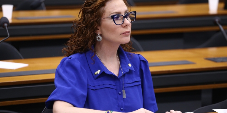 Carla Zambelli Segue Presa Na Itália Enquanto Justiça Avalia Pedido De Extradição - Gazeta Mercantil - Política