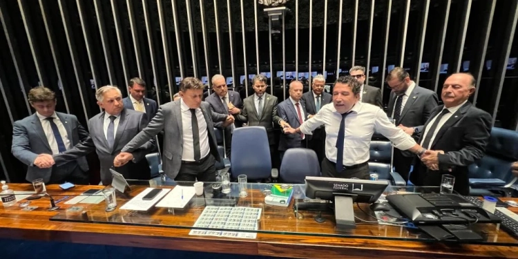 Mobilização Bolsonarista Perde Força E Congresso Retoma Votações: Câmara E Senado Voltam À Normalidade Gazeta Mercantil - Política