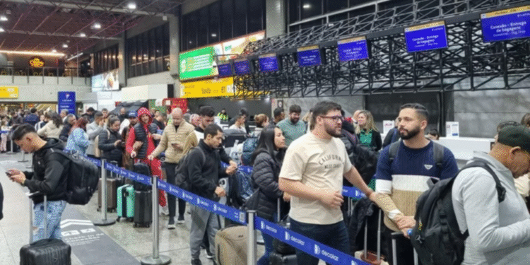 Aeroporto De Guarulhos Adota Body Scanner E Detector De Explosivos Em Voos Internacionais - Gazeta Mercantil