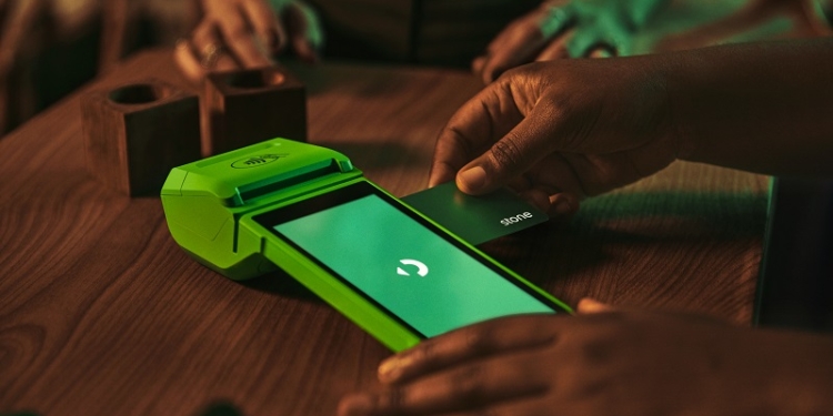 Super Maquininhas Da Stone Integram Ponto E Folha De Pagamento - Gazeta Mercantil