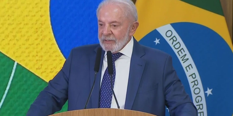 Tarifaço: Governo Anuncia Pacote de R$ 30 Bi para Apoiar Empresas e Proteger Empregos 1 GAZETA MERCANTIL Tarifaço: Governo Anuncia Pacote De R$ 30 Bi Para Apoiar Empresas E Proteger Empregos - Gazeta Mercantil