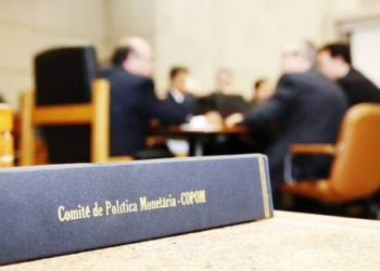 Curva De Juros: Bc Avalia Impacto Da Política Fiscal E Anuncia Leilões De Us$ 2 Bi - Gazeta Mercantil