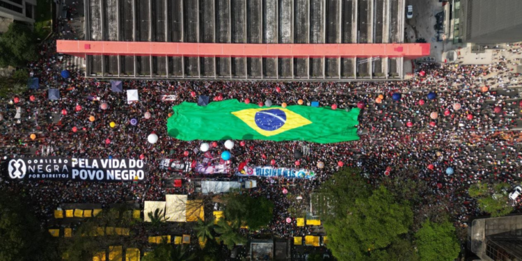 Identificação Política Do Brasileiro Revela País Polarizado Entre Direita E Esquerda - Gazeta Mercantil