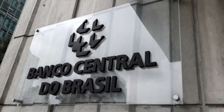Boletim Focus Surpreende: Inflação Cai, Selic Segue Alta E Dólar Recua Para 2025 - Gazeta Mercantil