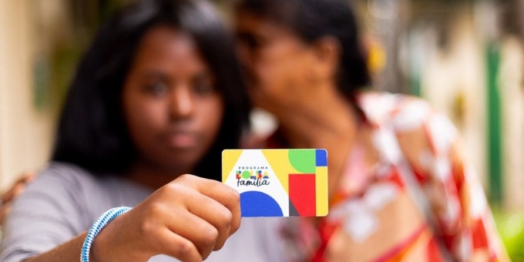 Bolsa Família Antecipado: 600 Mil Famílias Recebem Benefício Em Quatro Estados