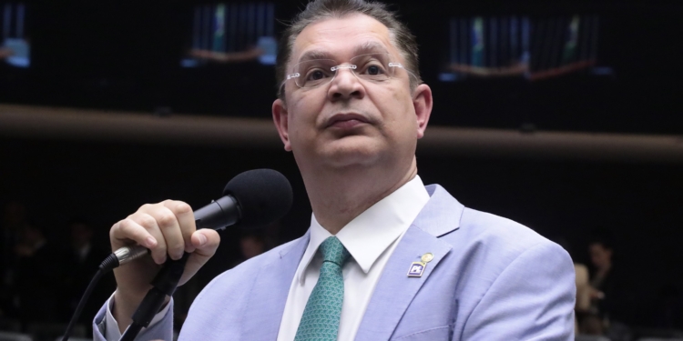 Por Que A Pf Apreendeu R$ 400 Mil Em Espécie Em Endereço De Deputado Federal Sóstenes Cavalcante - Gazeta Mercantil