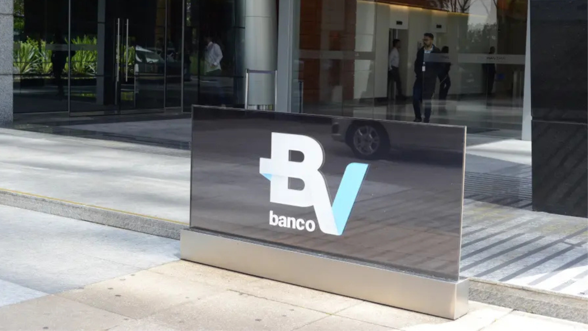 Banco BV (BVSP3) registra lucro líquido de R$ 465 milhões no 4T25 e ...