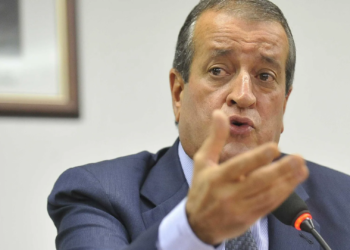 Valdemar Pressiona Centrão Por Apoio À Candidatura De Flávio Bolsonaro - Gazeta Mercantil - Fundada Em 1920