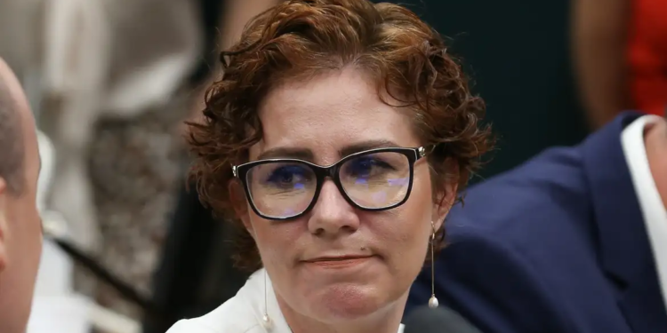 Ministério Público da Itália aprova extradição de Carla Zambelli e AGU acelera processo de retorno ao Brasil 1 GAZETA MERCANTIL Ministério Público Da Itália Aprova Extradição De Carla Zambelli E Agu Acelera Processo De Retorno Ao Brasil - Gazeta Mercantil