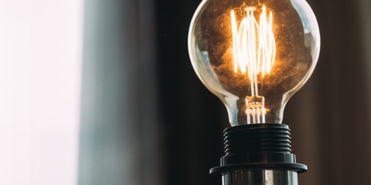 Tarifa Social Garante Até 100% De Desconto Na Luz Para Idosos - Gazeta Mercantil