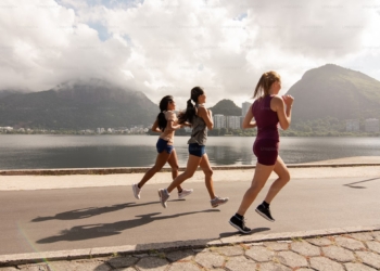 Tanto Para Quem Já Prática Corrida Quanto Para Quem Está Iniciando No Esporte, É Fundamental Saber Qual É O Melhor Tênis Para Começar A Correr E A De Desenvolver Na Modalidade.