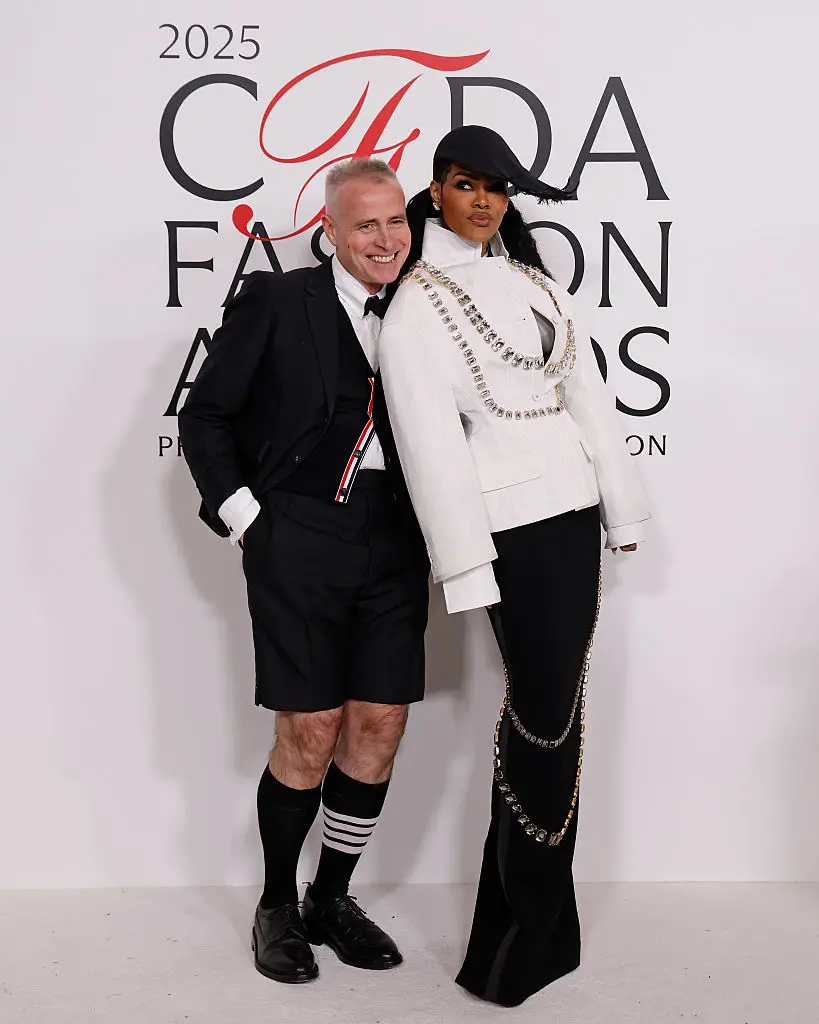 O Anfitrião Thom Browne E A Apresentadora Teyana Taylor: Emoção E Bom Humor - Gazeta Mercantil