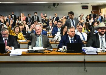 O Avanço Das Investigações E O Debate Político Em Torno Da Cpmi Do Inss - Gazeta Mercantil