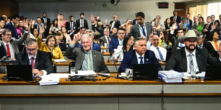 O Avanço Das Investigações E O Debate Político Em Torno Da Cpmi Do Inss - Gazeta Mercantil