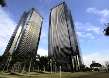 Eztc3: Lançamentos Disparam No 4T25, Mas Estoque Pressiona Ação - Gazeta Mercantil