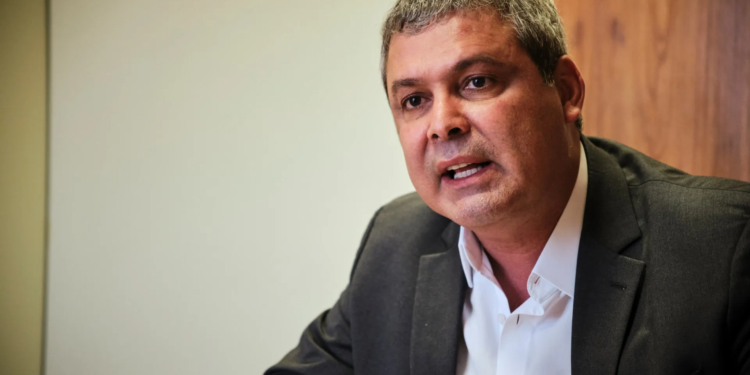 Lindbergh Diz Que Mandato Não É Escudo Contra A Justiça Ao Defender Cassações Na Câmara - Gazeta Mercantil