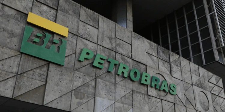 Petrobras (Petr4) Adia Pro - Gazeta Mercantil