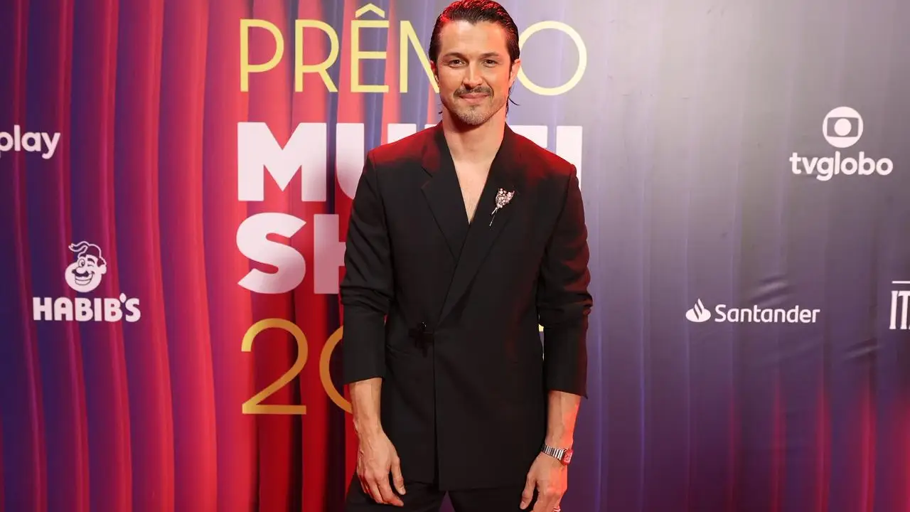 Romulo Estrela Vira Nova Referência Masculina Na Tv Brasileira - Gazeta Mercantil