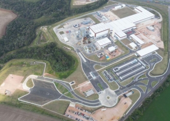 Ambev Inaugura Primeira Fábrica De Vidros No Paraná E Reforça Estratégia Sustentável - Gazeta Mercantil - Negócios