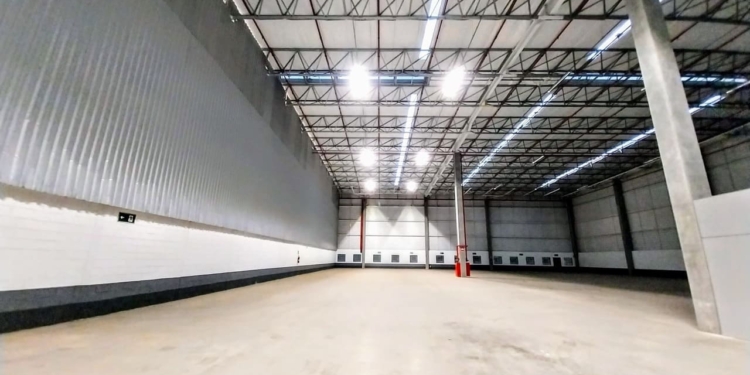 TRBL11 aluga galpão para Shopee e cotas disparam 10,68% 1 GAZETA MERCANTIL Fundo Imobiliário, Galpao-Logistico-Vazio - Gazeta Mercantil
