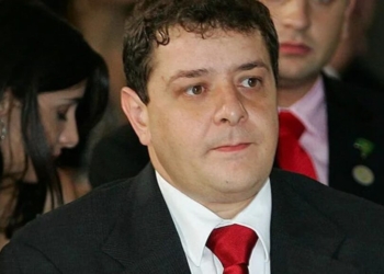 Investigação Da Pf Aponta Viagem De Lulinha E Careca Do Inss Em Primeira Classe - Gazeta Mercantil