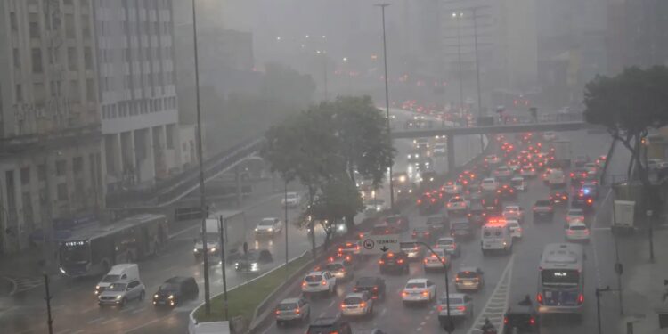 Previsão do Tempo 19/02/2026: Frente Fria Reduz Temperaturas em SP e Mantém Chuvas no Brasil 1 GAZETA MERCANTIL Previsão Do Tempo 19/02/2026: Frente Fria Reduz Temperaturas Em Sp E Mantém Chuvas No Brasil - Gazeta Mercantil