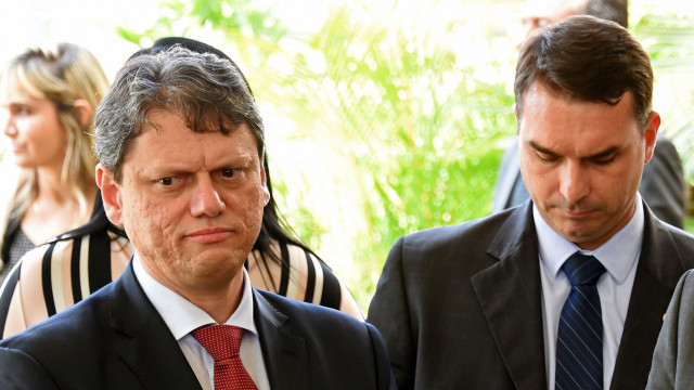 Flávio Bolsonaro Descarta Tarcísio Como Rival Na Corrida Presidencial - Gazeta Mercantil