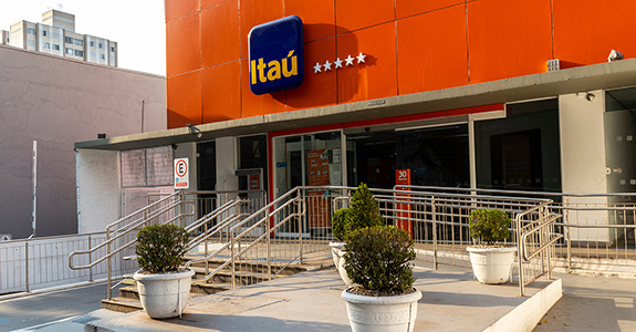 Itaú Unibanco (ITUB4) lucra R$ 46,8 bi em 2025 e projeta recorde histórico para 2026 1 GAZETA MERCANTIL Itau Unibanco (Itub4)