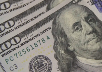 Dólar Hoje Dispara A R$ 5,37 Com Ameaça De Trump Ao Fed - Gazeta Mercantil