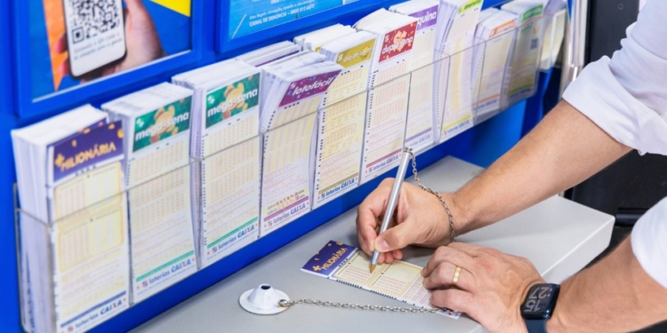 +Milionária resultado: prêmio acumula em R$ 19 milhões após concurso 323 1 GAZETA MERCANTIL +Milionária Resultado: Prêmio Acumula Em R$ 19 Milhões Após Concurso 323 - Gazeta Mercantil