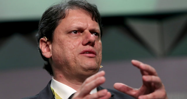 Tarcísio de Freitas Adia Visita a Bolsonaro: Entenda os Motivos e o Contexto Político 1 GAZETA MERCANTIL Tarcísio De Freitas Adia Visita A Bolsonaro: Entenda Os Motivos E O Contexto Político - Gazeta Mercantil