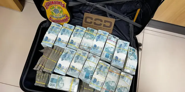 Pf Apreende R$ 1,7 Milhão Em Dinheiro Vivo Na Br-050 Com Destino A Brasília - Gazeta Mercantil