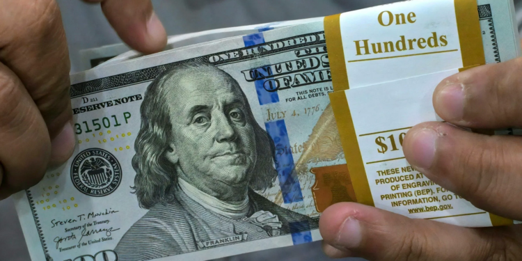 Dólar Hoje Abre Em Queda Com Mercado Atento Ao Boletim Focus E A Galípolo - Gazeta Mercantil