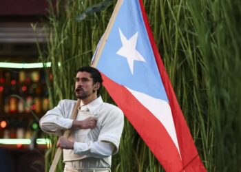 Bad Bunny Se Torna Epicentro De Polêmica Política Nos Eua Após Apresentação No Super Bowl, Com Congressistas Pedindo Multas, Revisão De Licenças E Até Prisão Em Carta À Fcc - Gazeta Mercantil