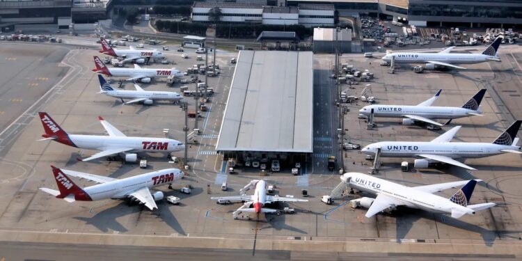 Falha No Controle Aéreo Paralisa Voos Em São Paulo E Afeta Congonhas E Guarulhos - Gazeta Mercantil