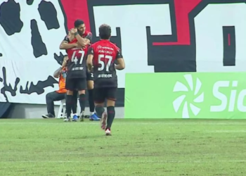 Athletico-Pr X Foz Do Iguaçu: Furacão Goleia Por 5 A 0 E Encaminha Vaga Na Semifinal - Gazeta Mercantil