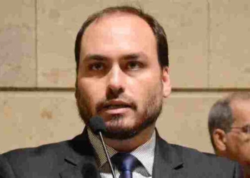 Pl Lança Carlos Bolsonaro Ao Senado Por Sc E Agita Disputa Em 2026 - Gazeta Mercantil