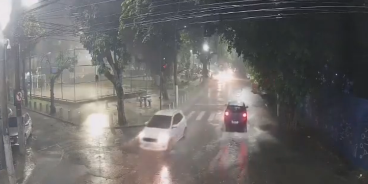 Clima em São Paulo muda e semana começa com chuva persistente e alta umidade 1 GAZETA MERCANTIL Defesa Civil Do Rio Emite Alerta Severo Para Fortes Chuvas