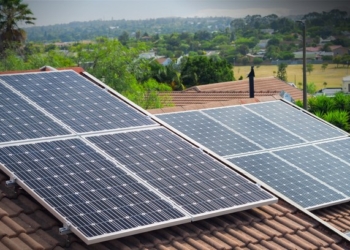 Energia Solar No Brasil Cresce, Reduz Custos Ao Consumidor, Fortalece Segurança Elétrica E Amplia Participação Na Matriz Energética Nacional. - Gazeta Mercantil