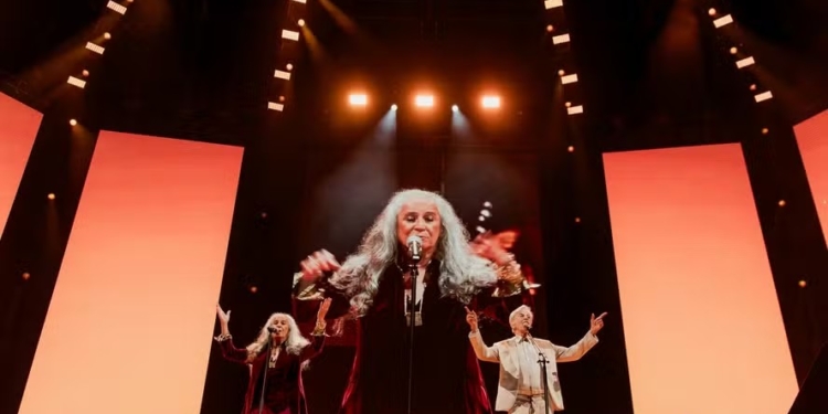 Caetano Veloso e Maria Bethânia vencem o Grammy 2026 e consagram álbum ao vivo histórico 1 GAZETA MERCANTIL Caetano Veloso E Maria Bethânia Vencem O Grammy 2026 E Consagram Álbum Ao Vivo Histórico - Gazeta Mercantil