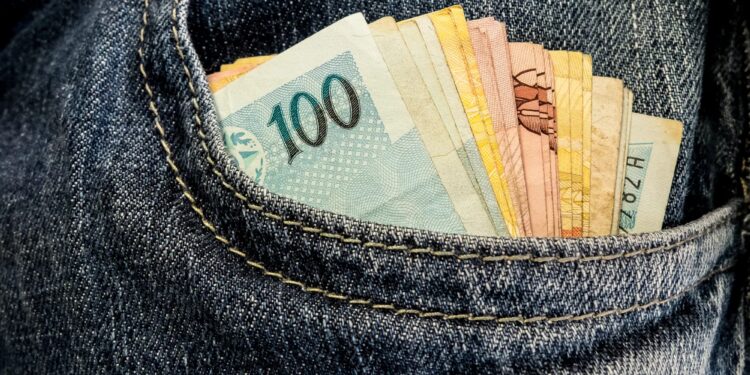 Inadimplência atinge 83,7 milhões; veja 10 passos para organizar as finanças pessoais 1 GAZETA MERCANTIL Finanças Pessoais - Gazeta Mercantil