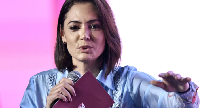 Michelle Bolsonaro deixa PL? Conflitos internos acendem crise bolsonarista antes das eleições de 2026 1 GAZETA MERCANTIL Michelle Bolsonaro Deixa Pl? Conflitos Internos Acendem Crise Bolsonarista Antes Das Eleições De 2026 - Gazeta Mercantil