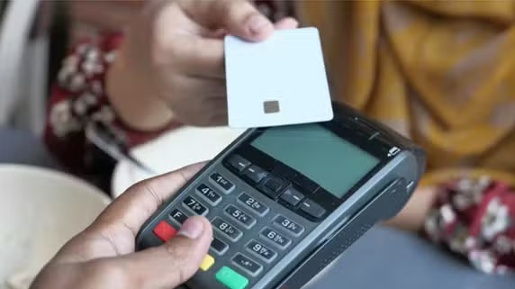 Banco Central mantém autorização para tarifas em cartões; veja cobranças permitidas 1 GAZETA MERCANTIL Banco Central Mantém Autorização Para Tarifas Em Cartões; Veja Cobranças Permitidas - Gazeta Mercantil